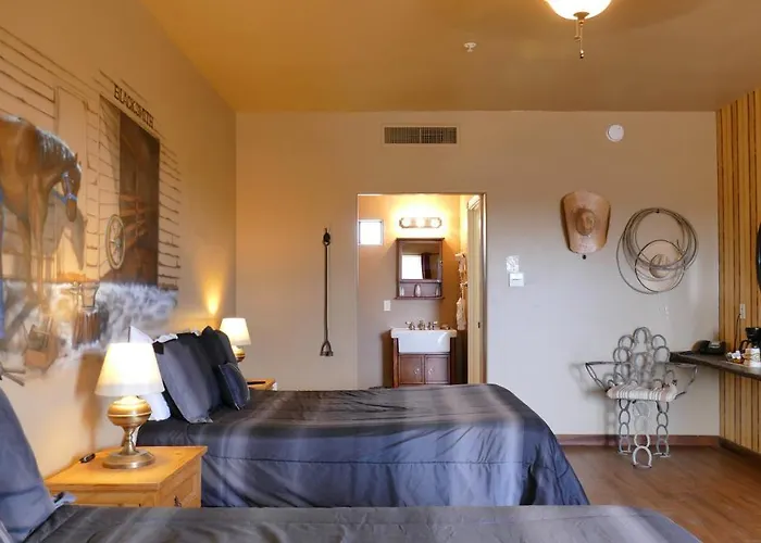 Monument Guest Ranch 4*