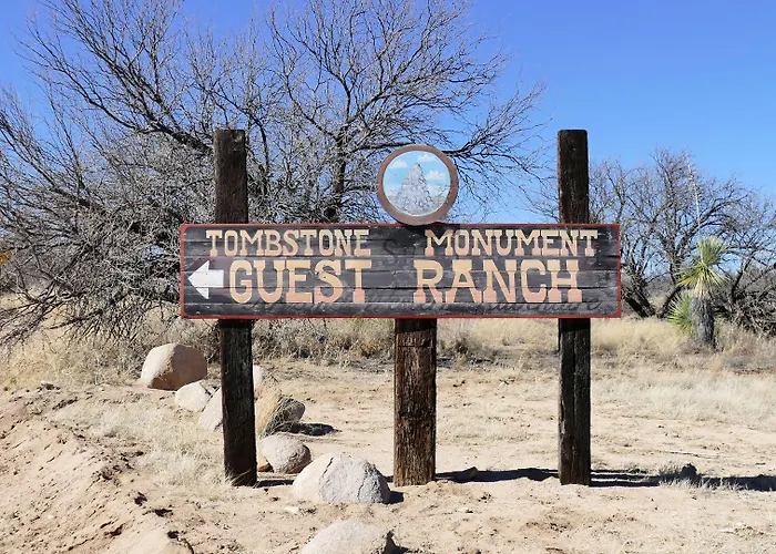 Monument Guest Ranch Station touristique