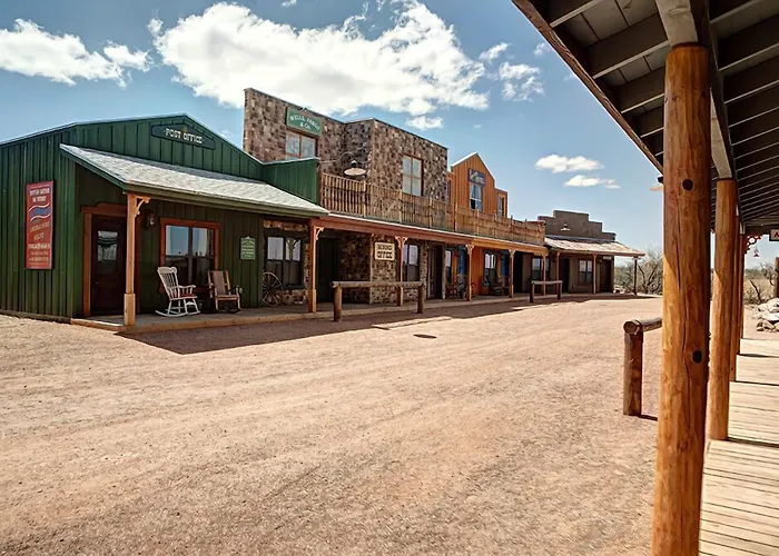 Monument Guest Ranch 4*