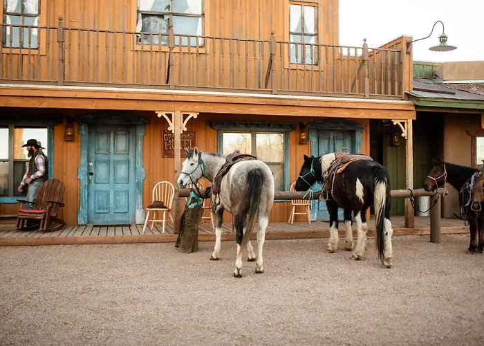 Monument Guest Ranch 4*