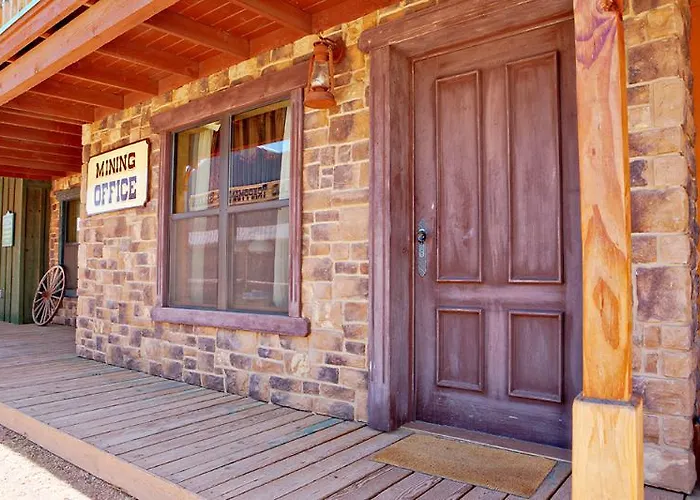 Monument Guest Ranch 4* Tombstone